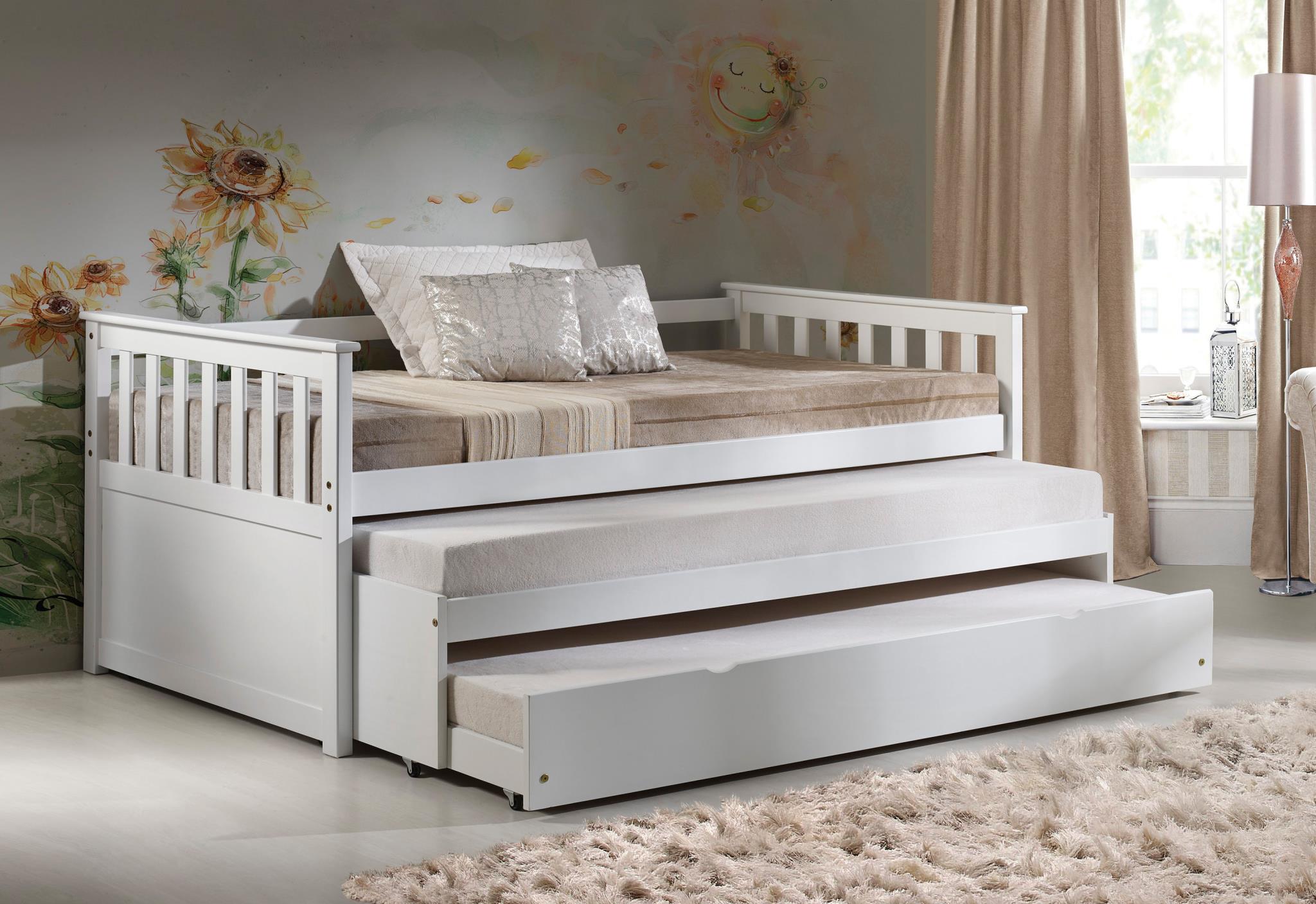 Day beds with store pull out bed